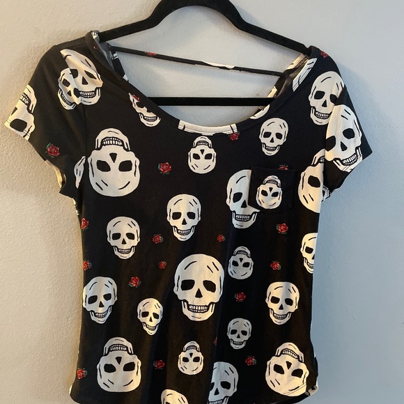 Halloween skull scoop neck top - Picture 1 of 3